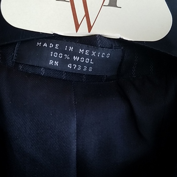 JNY small 3 button suit - Picture 2 of 4